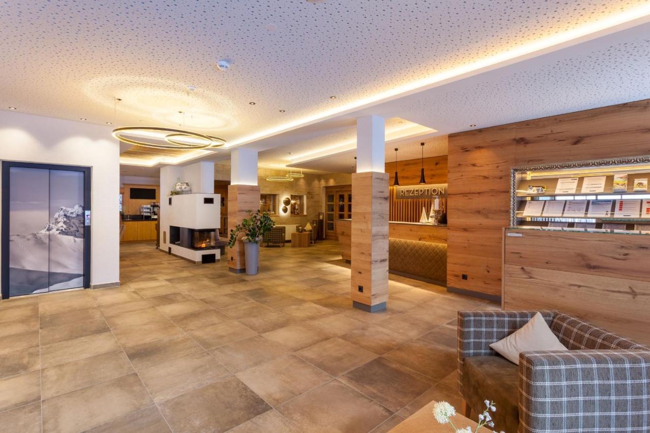 Hotel Luggi Гальтюр Екстер'єр фото