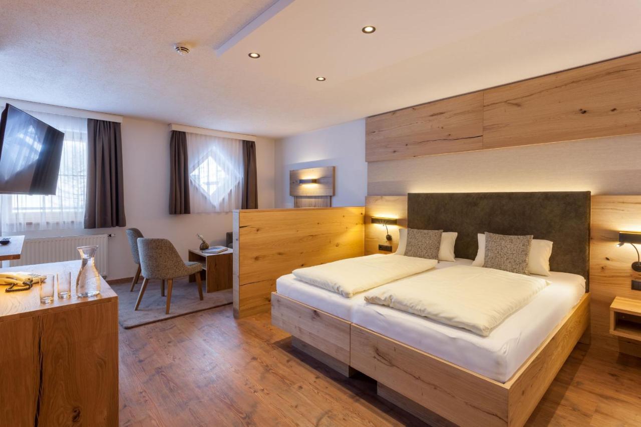 Hotel Luggi Гальтюр Екстер'єр фото