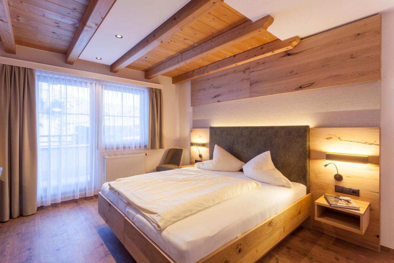 Hotel Luggi Гальтюр Екстер'єр фото