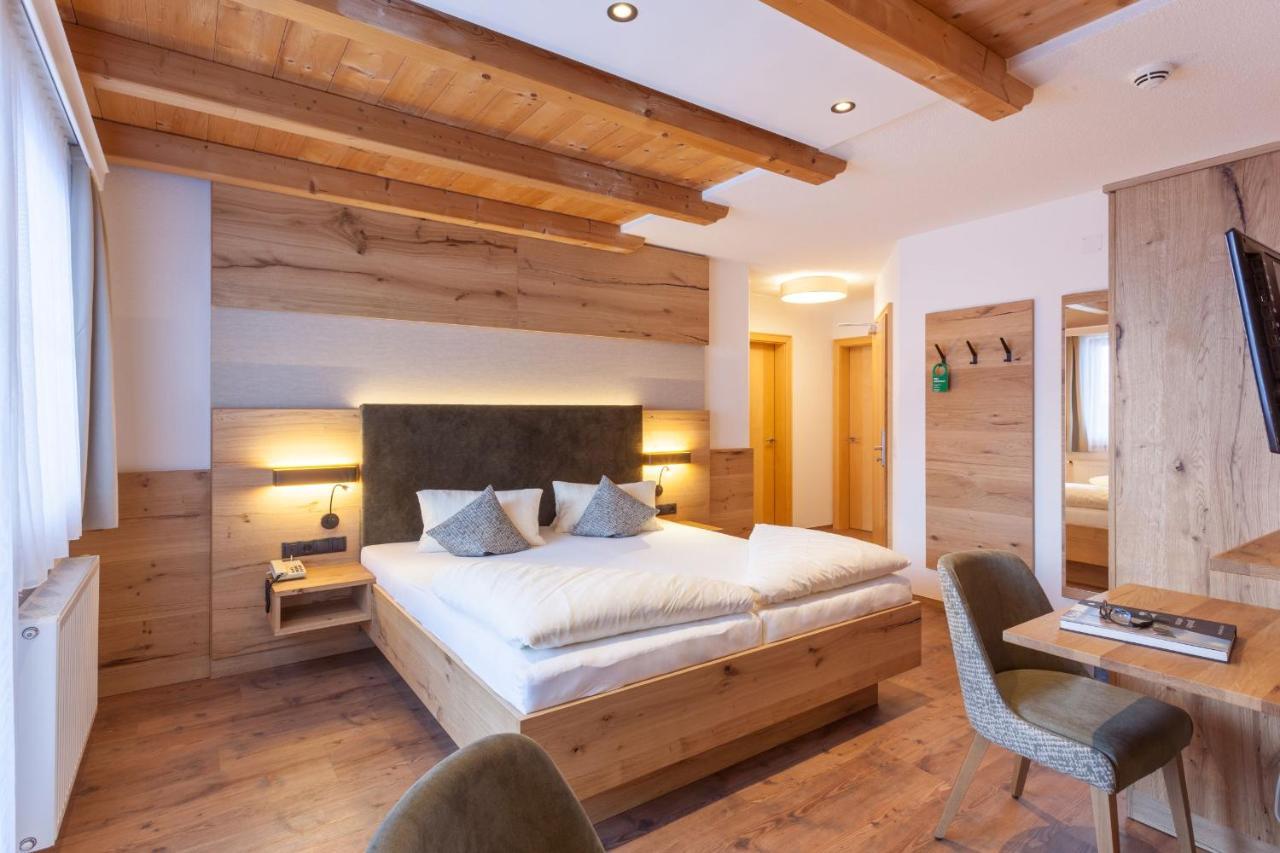 Hotel Luggi Гальтюр Екстер'єр фото