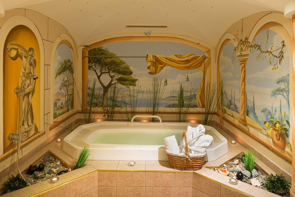 Hotel Luggi Гальтюр Екстер'єр фото