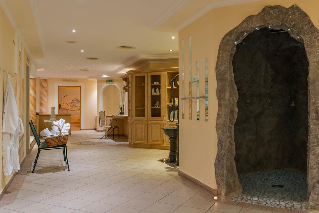 Hotel Luggi Гальтюр Екстер'єр фото
