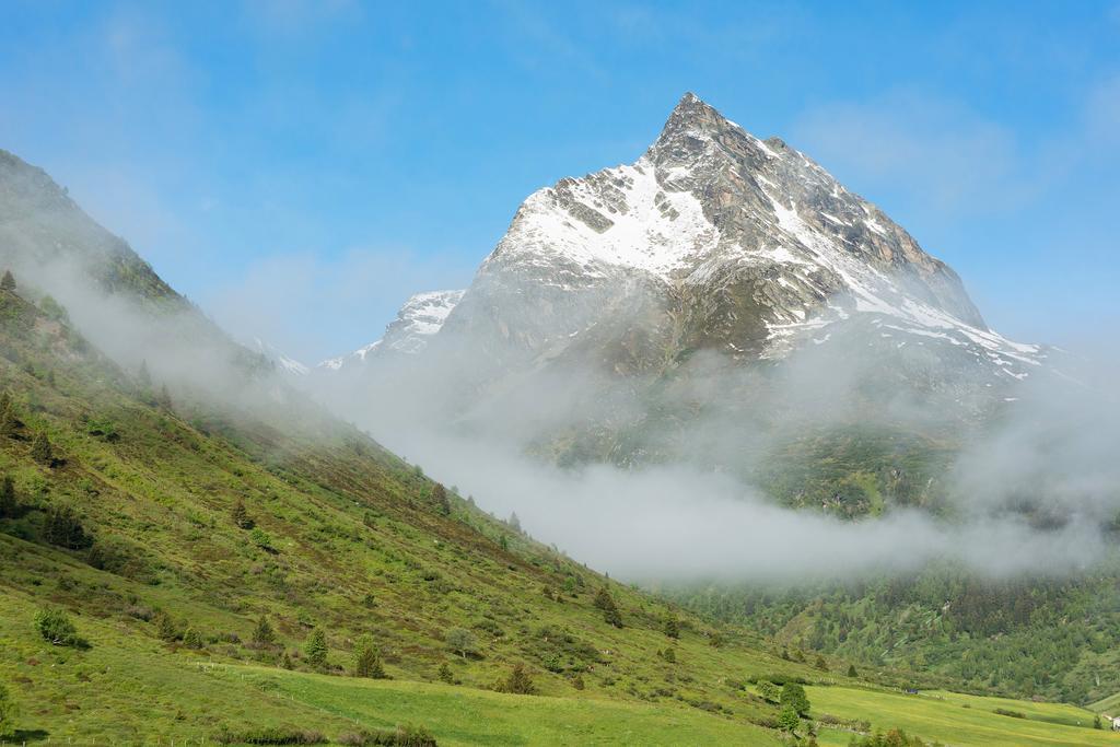 Hotel Luggi Гальтюр Екстер'єр фото
